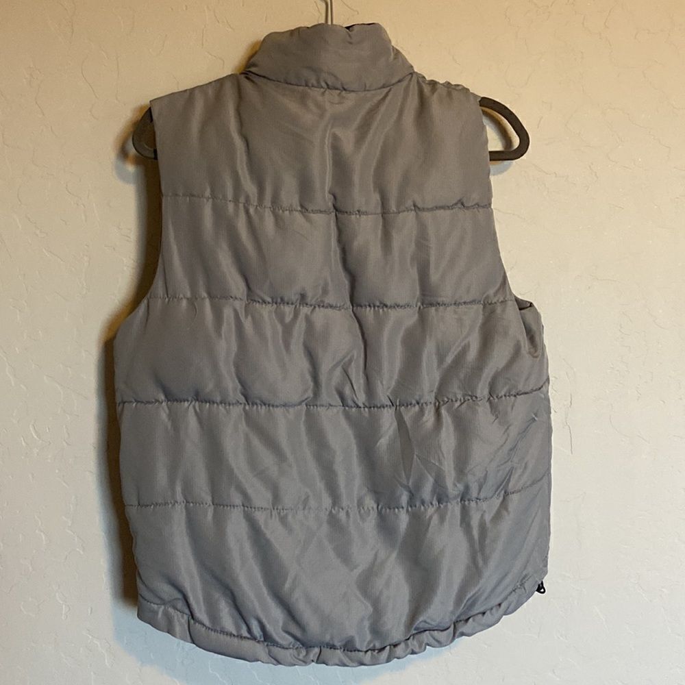 Gray puffer vest - Picture 6 of 8